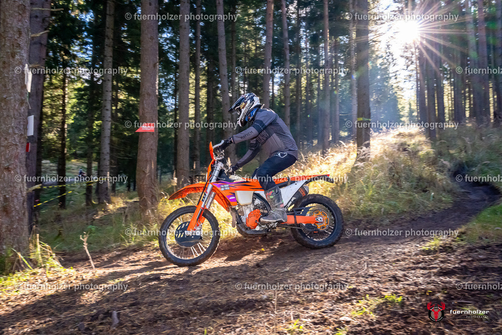 fuernholzer_251026-C1-124 | Fotografische Impressionen von der Red Stag Enduro Extreme by fuernholzer-photography.com. Endurosport in Österreich fotografisch festgehalten von fuernholzer. Auftragsfotografie für Private, Gewerbefotos und Industriefotografie. Eventfotografie, Sportfotografie und Motorsportfotografie. Anbieter von Fotoworkshops, Fototraining, fotografischen Vorträgen und Fotoseminaren.