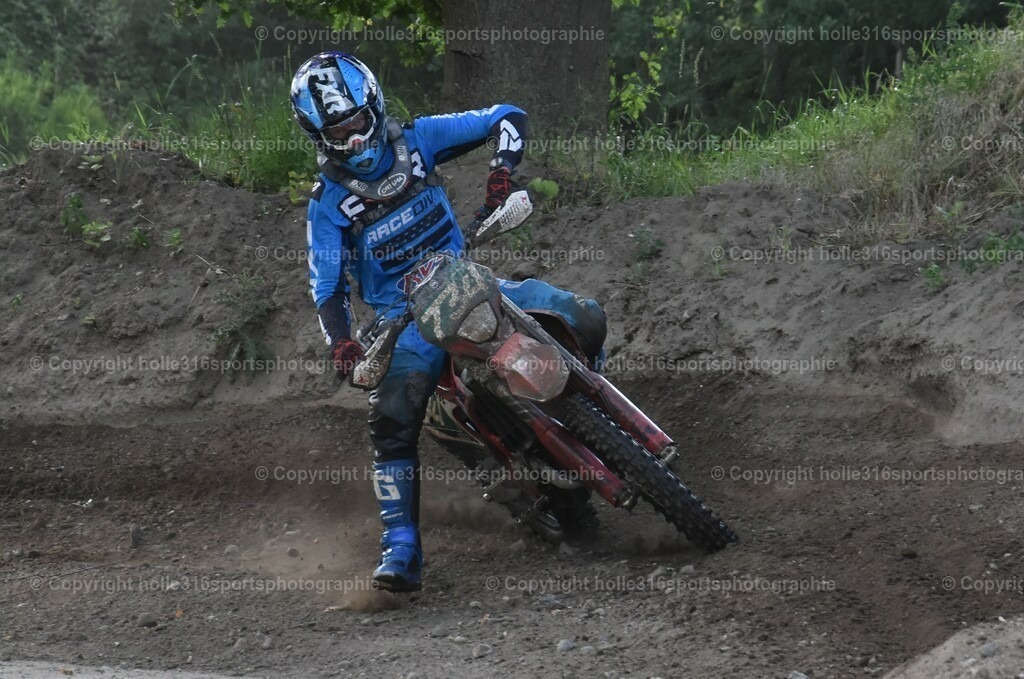 DSC_0357 (2) | Sportfotografie , Motorsport, Motoross, Reitsport, Mointainbike, Enduro,
Landschaft , Outdoor, Eventfotografie, Landschaft, Bilder online bestellen - Realisiert mit Pictrs.com