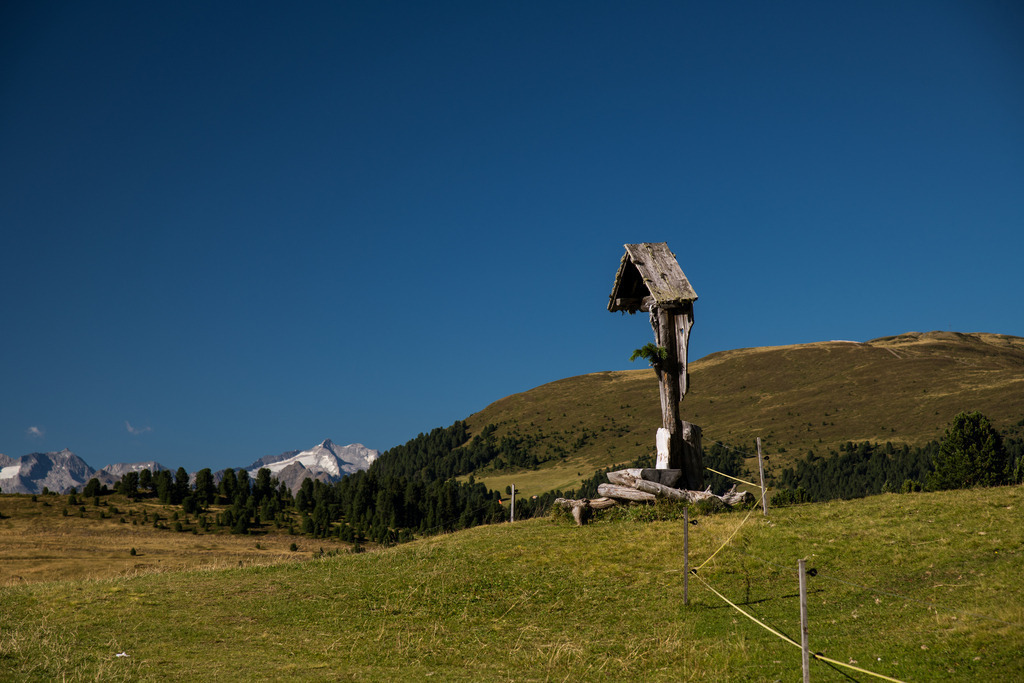 Wegkreuz in den Dolomiten | <div id="allefotografen-seal-verified-green"></div><script src="https://www.allefotografen.de/956728/seal-verified-green/seal.js" async="async"></script> - Realisiert mit Pictrs.com