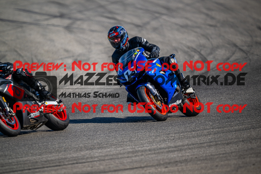 MaZZes_FotoMatrix_240520_6007705_0168 | GELB