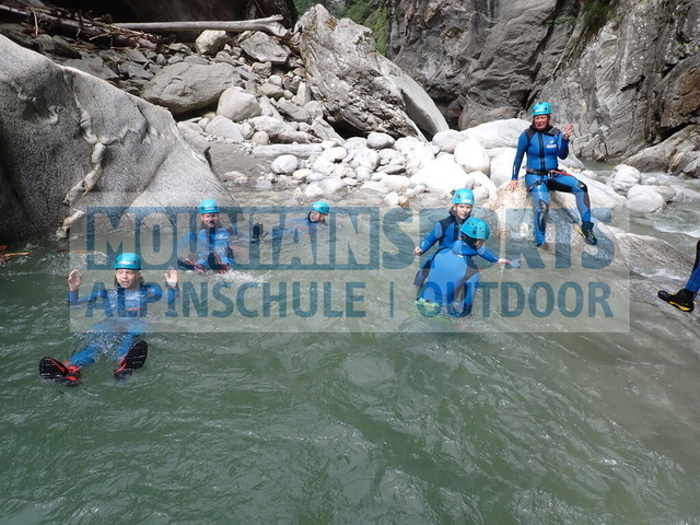 P8110154 | Bestelle die Bilder deines Berg- oder Wasser-Abenteuers mit Mountain Sports bequem von zu Hause aus direkt über unseren Online Fotoshop von pictrs.com. - Realisiert mit Pictrs.com