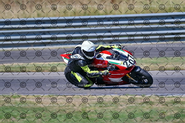 26bt04-0538 | markuskiefer.com - Realisiert mit Pictrs.com