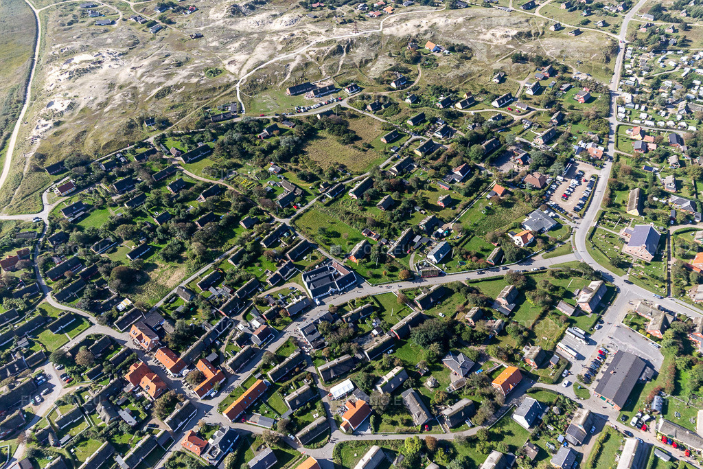 Vue aérienne: Vue de la ville à Fanø dans le département Syddanmark, Danemark. Photo: IMG_118697.jpg prise le 21/09/2019 par Werner Riehm/FLY-FOTO.euRésolution de l'original: 5472 x 3648 px