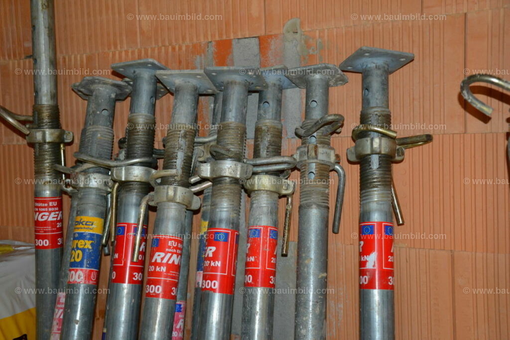 bib-lg01-baustelleneinrichtung-0144 | Nach LV-Leistungsgruppen sortierte Detailfotos über den Bau eines Hauses. Alle Hausbau-Bilder direkt vom Urheber und Autor der Website Haus-Selber-Bauen.com