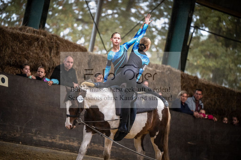 DOS_0163 | Entdecke hochwertige Reitturnierfotos von Foto Oger. Professionell, emotional und authentisch – jetzt Lieblingsmomente im Shop bestellen.Deutschlandweite Turnierfotografie. - Realisiert mit Pictrs.com