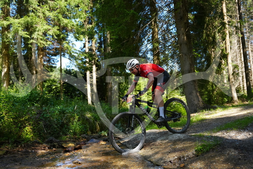 FC101801 | Fotogalerie der Treibjagd im Dunkelwald - Dein MTB Etappenrennen im Erzgebirge - Realisiert mit Pictrs.com