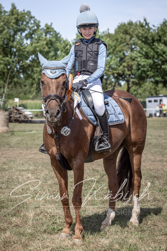 20250907-_3LI0440 | Tierfotografie Pferde, Hunde, Katzen, Haustiere.
Turnierfotografie Reitturniere, Reiten, Springreiten, Dressur in Hanau, dem Main-Kinzig-Kreis und dem Rhein-Main- Gebiet um Frankfurt