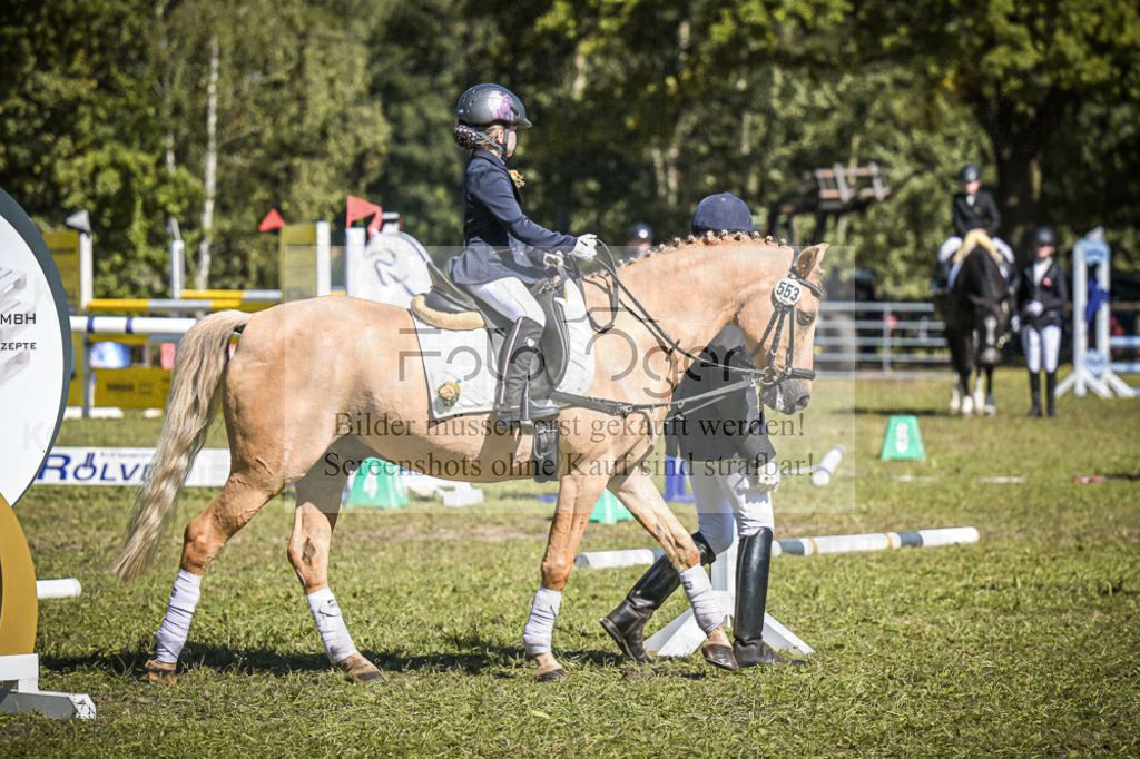 DOS_0235 | Entdecke hochwertige Reitturnierfotos von Foto Oger. Professionell, emotional und authentisch – jetzt Lieblingsmomente im Shop bestellen.Deutschlandweite Turnierfotografie. - Realisiert mit Pictrs.com