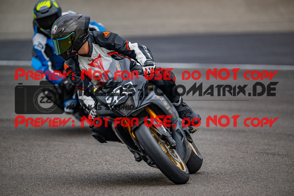 MaZZes_FotoMatrix_240702_6007705_7658 | GELB