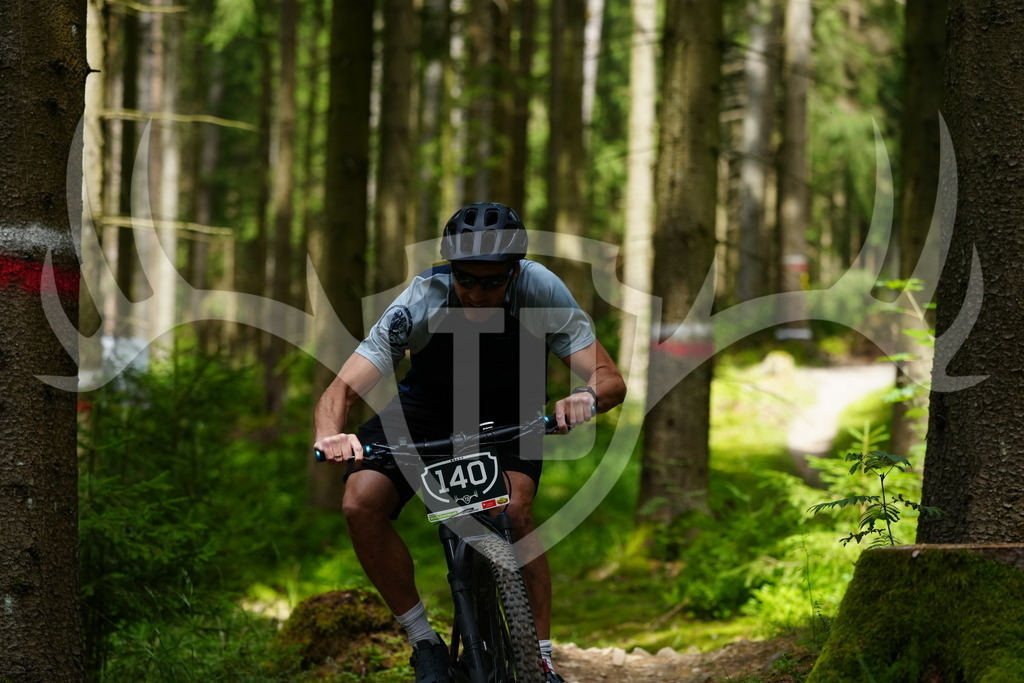 FC100234 | Fotogalerie der Treibjagd im Dunkelwald - Dein MTB Etappenrennen im Erzgebirge - Realisiert mit Pictrs.com
