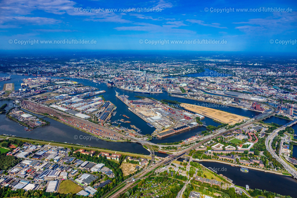 Hamburg_Steinwerder_Veddel_ELS_8400200925 | HAMBURG 20.09.2025 Hafenanlagen am Ufer des Hafenbeckens Kleiner Grasbrook in Hamburg, Deutschland. // Shores of the harbor of Kleiner Grasbrook in Hamburg, Germany. Foto: Martin Elsen