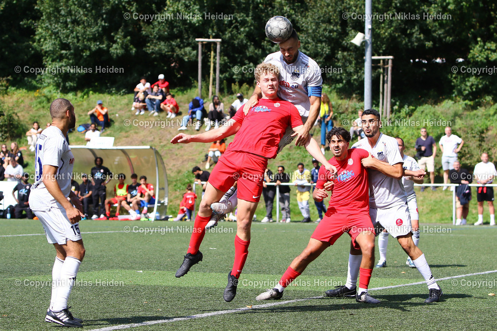 NH_EimsbüttelerTV_TuSDassendorf_OberligaHamburg_25082024 | #99 Piet Lasse Scobel (Eimsbütteler TV), #6 Kerim Gemil Carolus (TuS Dassendorf)Fußball I Herren I Gamesright Oberliga Hamburg I Saison 2024-2025 I 4. Spieltag I Eimsbütteler TV - TuS Dassendorf I 25.08.2024 I Sportzentrum Hoheluft