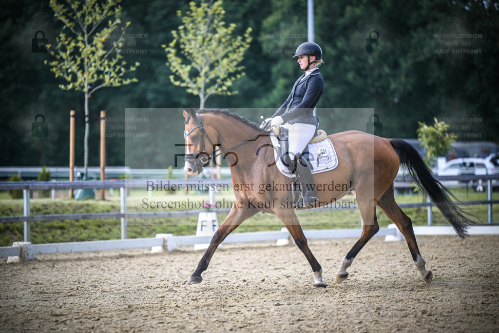 DOS_3419 | Entdecke hochwertige Reitturnierfotos von Foto Oger. Professionell, emotional und authentisch – jetzt Lieblingsmomente im Shop bestellen. - Realisiert mit Pictrs.com