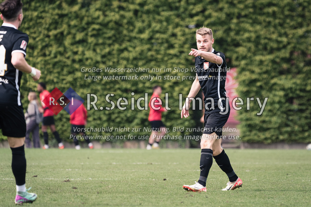 RS-1-046085 | Torben Engelking (#16, Havelse) nach seinem Tor