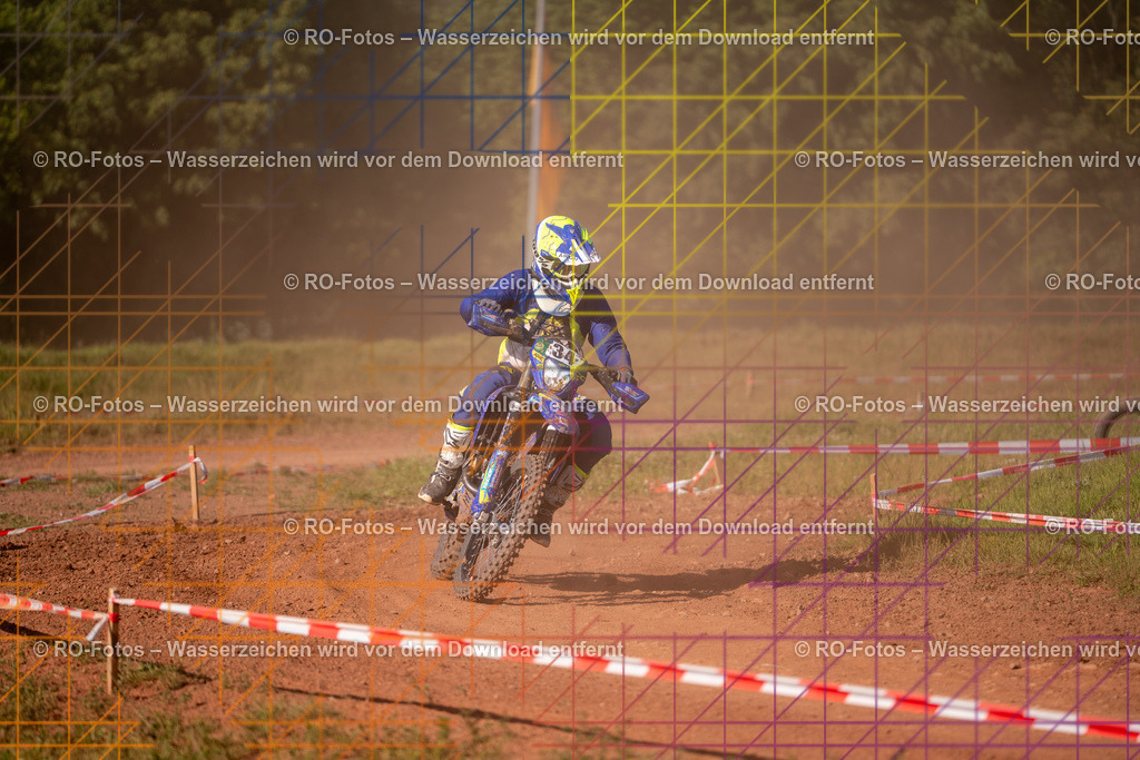 Wolfshausen 3 Lauf -1942 | Sportfotografie von RO-Fotos: Motorsport, Motocross, Enduro, Laufveranstaltungen und Triathlon. Professionelle Fotos von Sportlern und Events. - Realisiert mit Pictrs.com