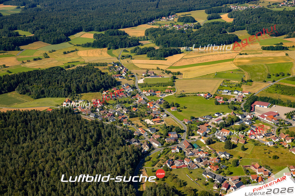 Das Luftbild zeigt : Geschwand Obertrubach - Die Luftaufnahme wurde 2024 vom UL-Flugzeug aus erstellt ( keine Drohne ) - Hochauflösende Luftaufnahme - Für grossformatige Ausdrucke geeignet. Die Geschenkidee !Mit Lizenz und Bildrechte bestellbar