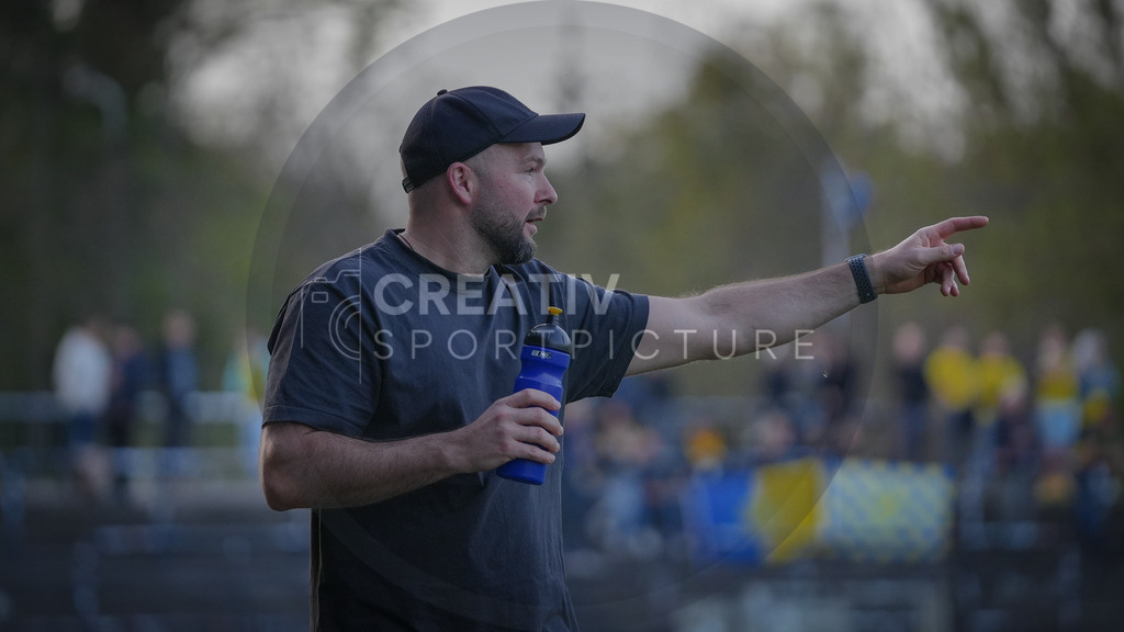 Fußball, Herren, Saison 2025/2026, Regionalliga Nordost, 30. Spieltag, FSV 63 Luckenwalde vs. SV Babelsberg 03, Freitag 17.04.2026, Karl-Liebknecht-Stadion Potsdam | Fußball, Herren, Saison 2025/2026, Regionalliga Nordost, 30. Spieltag, FSV 63 Luckenwalde vs. SV Babelsberg 03, Freitag 17.04.2026, Karl-Liebknecht-Stadion Potsdam, Im Bild: Michael Braune (Trainer Luckenwalde) - Realisiert mit Pictrs.com