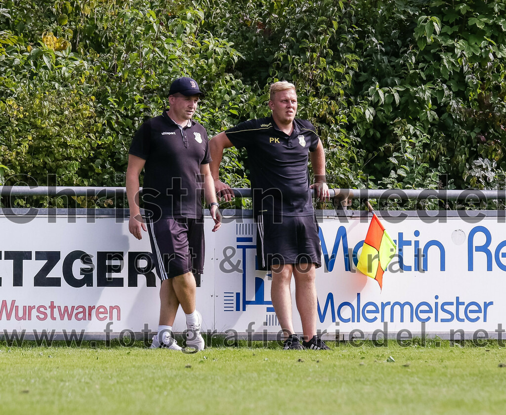 2023-09-17_002_DJK_Ottenhofen_gegen_FC_Finsing_II | Ottenhofen, Deutschland, 17.09.2023:
Fußball, Kreisklasse 2023 / 2024, 7. Spieltag, DJK Ottenhofen gegen FC Finsing II, Endergebnis: 3:0

Trainer Benjamin Settles (DJK Ottenhofen)

Foto: Christian Riedel / fotografie-riedel.net