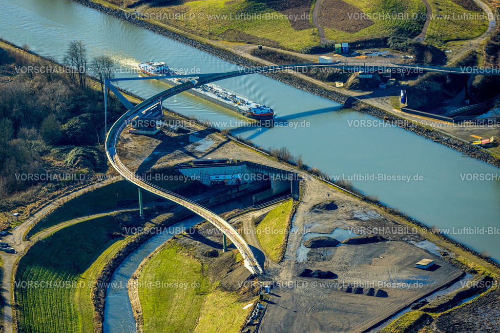 Castrop-Rauxel240106784 | Luftbild, Emscherbaustelle für Emscherland 2020, Brücke Cassurker Schwinge über Fluss Emscher und den Kanal, Binnenschifffahrt auf dem Rhein-Herne-Kanal, Fluss Emscher unterquert den Rhein-Herne-Kanal in dem Durchlassbauwerk Emscherdüker Wasserkreuz, Henrichenburg, Castrop-Rauxel, Ruhrgebiet, Nordrhein-Westfalen, Deutschland