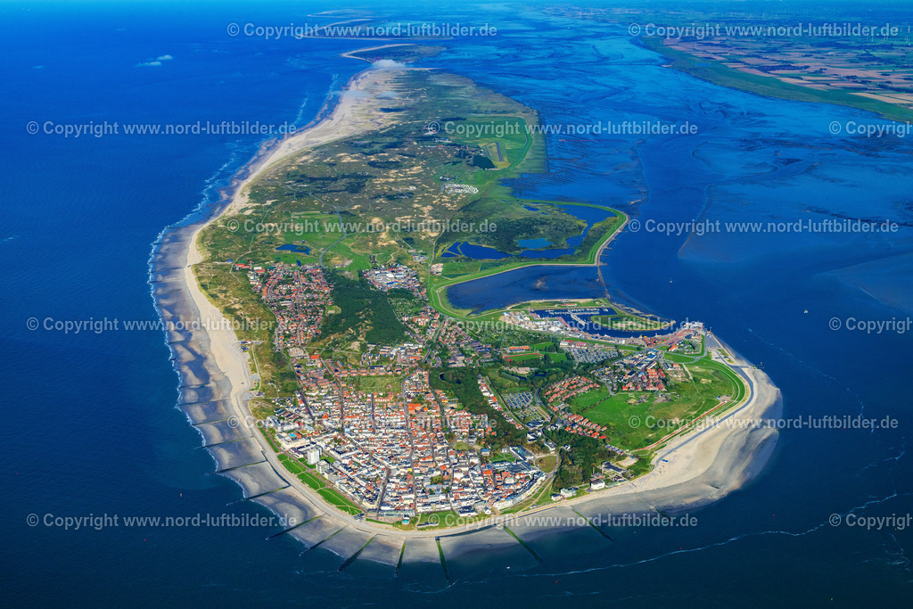 Norderney_ELS_9580160823 | NORDERNEY 16.08.2023 Küstenbereich der der Nordsee - Insel in Norderney im Bundesland Niedersachsen, Deutschland. Weiterführende Informationen bei: Staatsbad Norderney GmbH. // Coastal area of North Sea - Island in Norderney in the state Lower Saxony, Germany. Further information at: Staatsbad Norderney GmbH. Foto: Martin Elsen