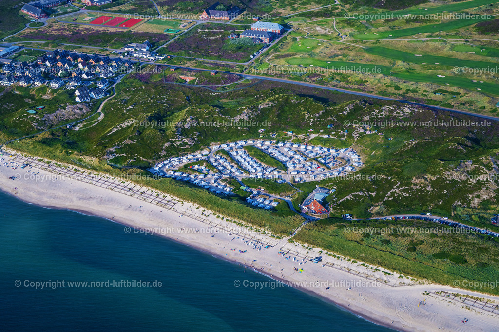 Sylt_Hörnum_Campingplatz_ELS_6847130825 | HöRNUM (SYLT) 21.06.2025 Campingplatz mit Wohnwagen und Zelten am Seeufer der Nordsee in Hörnum (Sylt) im Bundesland Schleswig-Holstein, Deutschland. Weiterführende Informationen bei: Sylt Marketing GmbH. // Campsite with caravans and tents on the lake shore At the Nordsea in Hoernum (Sylt) in the state Schleswig-Holstein, Germany. Further information at: Sylt Marketing GmbH. Foto: Martin Elsen