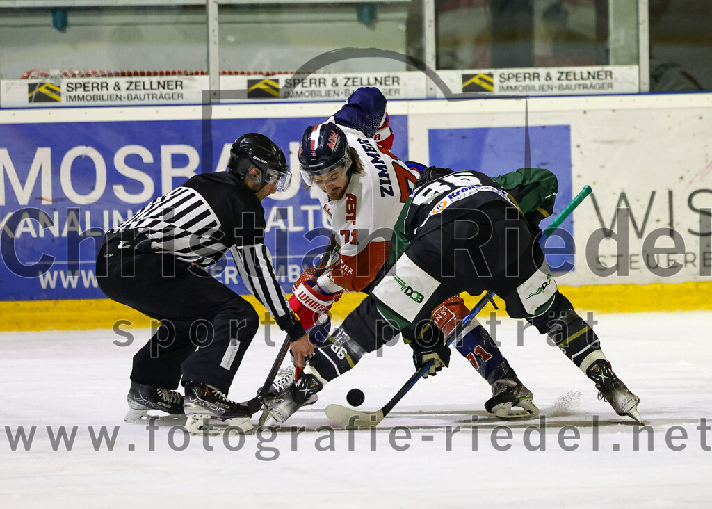 2023-03-07_074_TSV_Erding_gegen_ESC_Kempten | Erding, Deutschland, 07.03.2023:
Eishockey, Bayernliga Playoffs 2022 / 2023, Viertelfinale, TSV Erding gegen ESC Kempten, Endergebnis: 9:3

Anton Zimmer (ESC Kempten, #71), Michael Trox (Erding Gladiators, #86)

Foto: Christian Riedel / fotografie-riedel.net