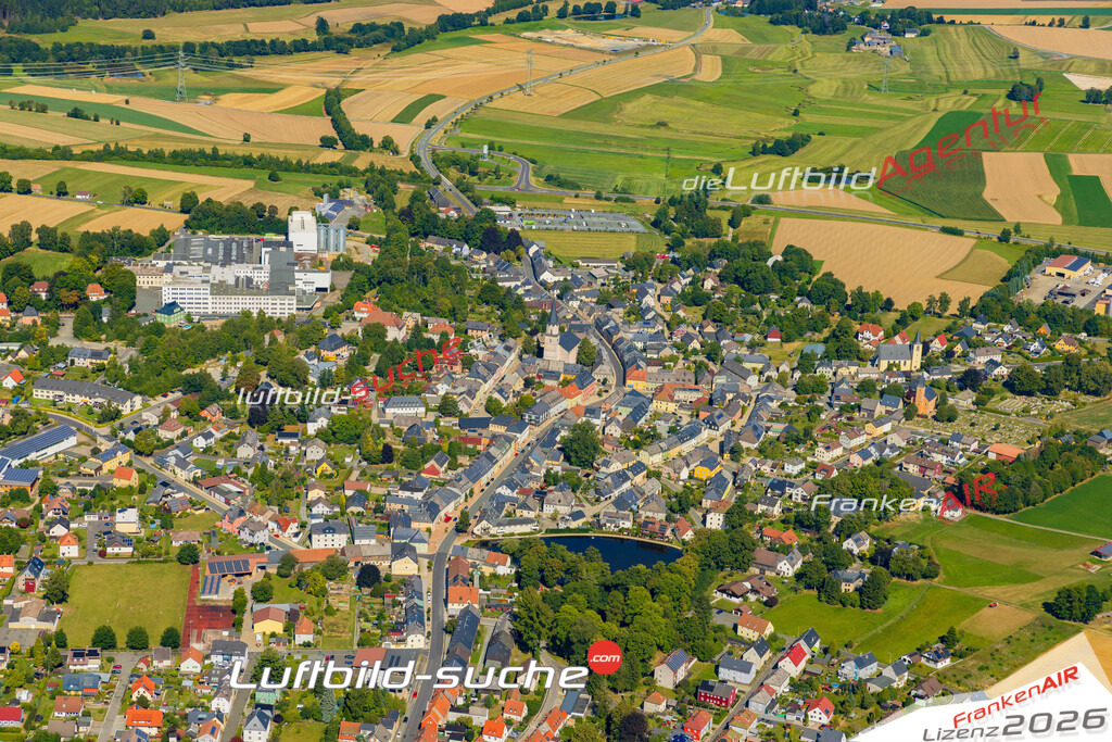 Luftaufnahme von  Kirchenlamitz - Die Luftaufnahme wurde 2025 vom UL-Flugzeug heraus erstellt ( keine Drohne ) - Hochauflösende Luftaufnahme - für professionelle Ausdrucke geeignet. Die Geschenkidee !Mit Lizenz und Bildrechte bestellbar