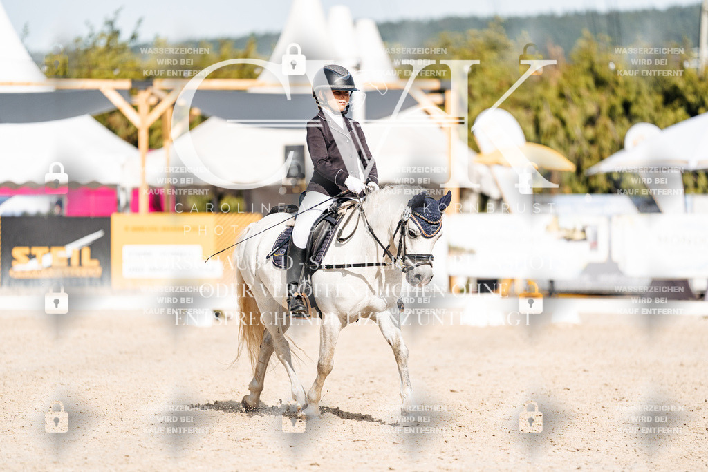 CK905695 | Turnierfotografie Pferdefotografie Trier Rheinland-Pfalz Pferdesport Reitsport Tierfotografie Sportfotografie Pferdevideo Pferdevideografie Equestrianvideography equestrianphotography  - Realisiert mit Pictrs.com