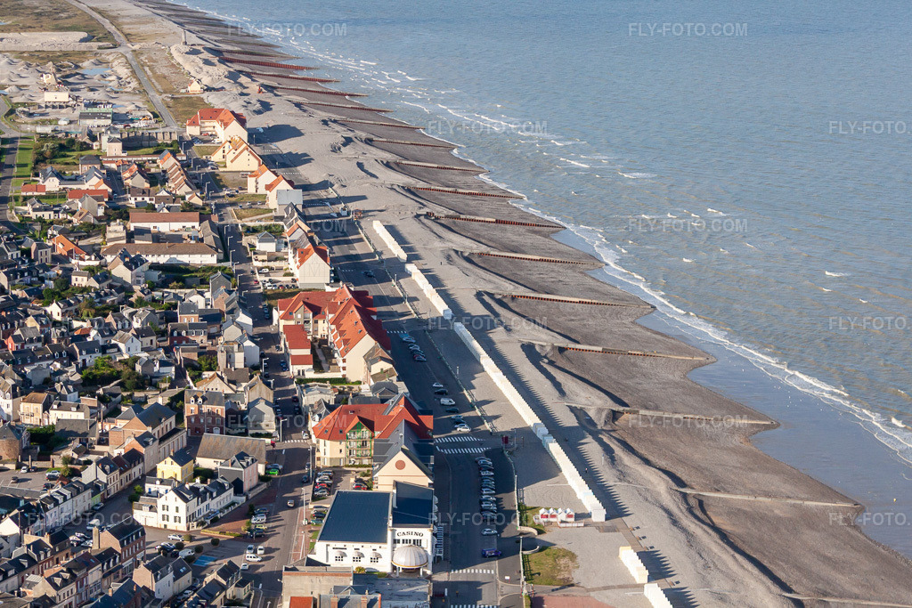 Aerial view: Village center on the seafront coastal area of the canal in Nord-Pas-de-Calais, Picardy in Cayeux-sur-Mer in the state Somme, France.Photo: IMG_70926.jpg taken on 08/24/2014 by Werner Riehm/FLY-FOTO.comResolution of the original: 4752 x 3168 px