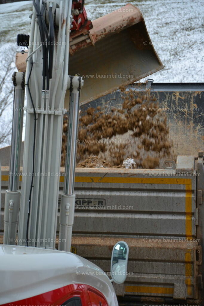 bib-lg02-erdarbeiten-0232 | Nach LV-Leistungsgruppen sortierte Detailfotos über den Bau eines Hauses. Alle Hausbau-Bilder direkt vom Urheber und Autor der Website Haus-Selber-Bauen.com