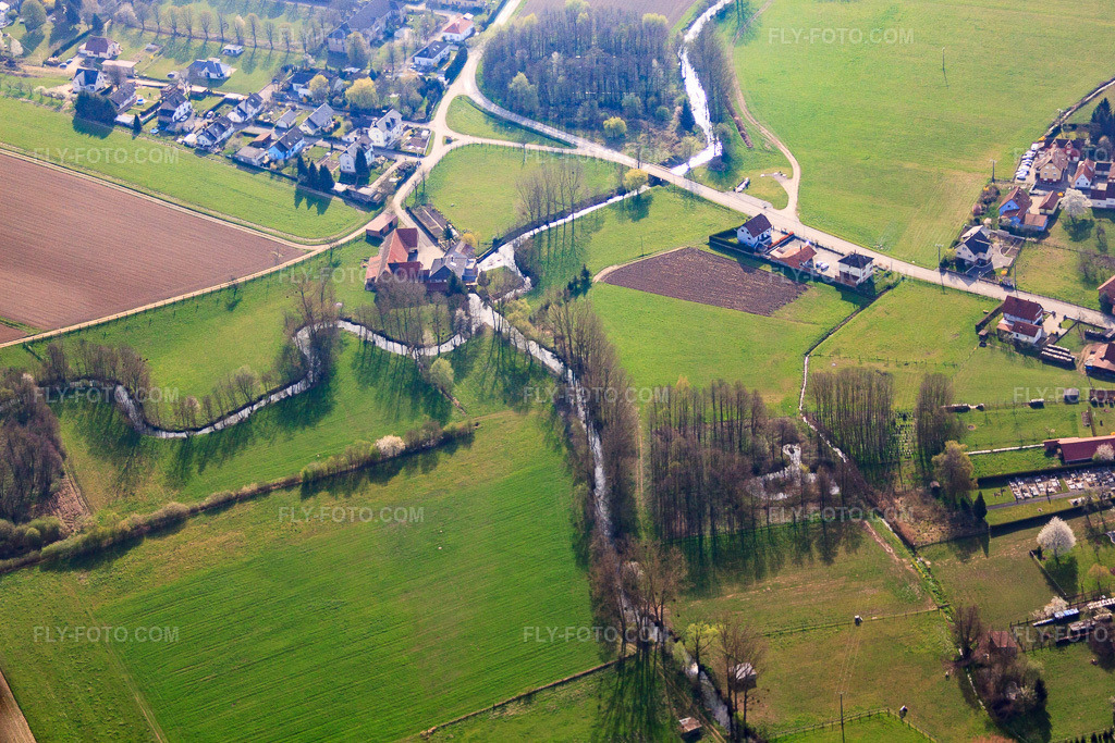 Aerial view: Mouth of the Hausauerbach into the Seltbach in Hoffen in the state Bas-Rhin, France. – Photo: IMG_63816.jpg taken on 03/30/2014 by Werner Riehm/FLY-FOTO.com – Resolution of the original: 4666 x 3110 px
