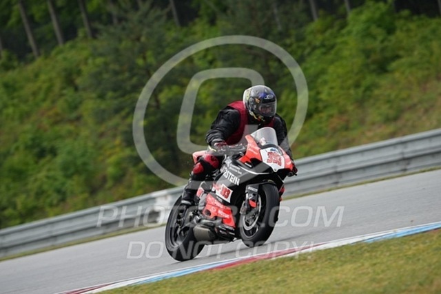 2024_05_03_PBK_12257 | Sportfotografie; SlowMotion; Video; Rennstrecke; Hafeneger; Speer; Racing; RSE; BMW; CBO; Trackday; Motorsportarena; Hockenheimring; Brno; Most; Barcelona; Valencia