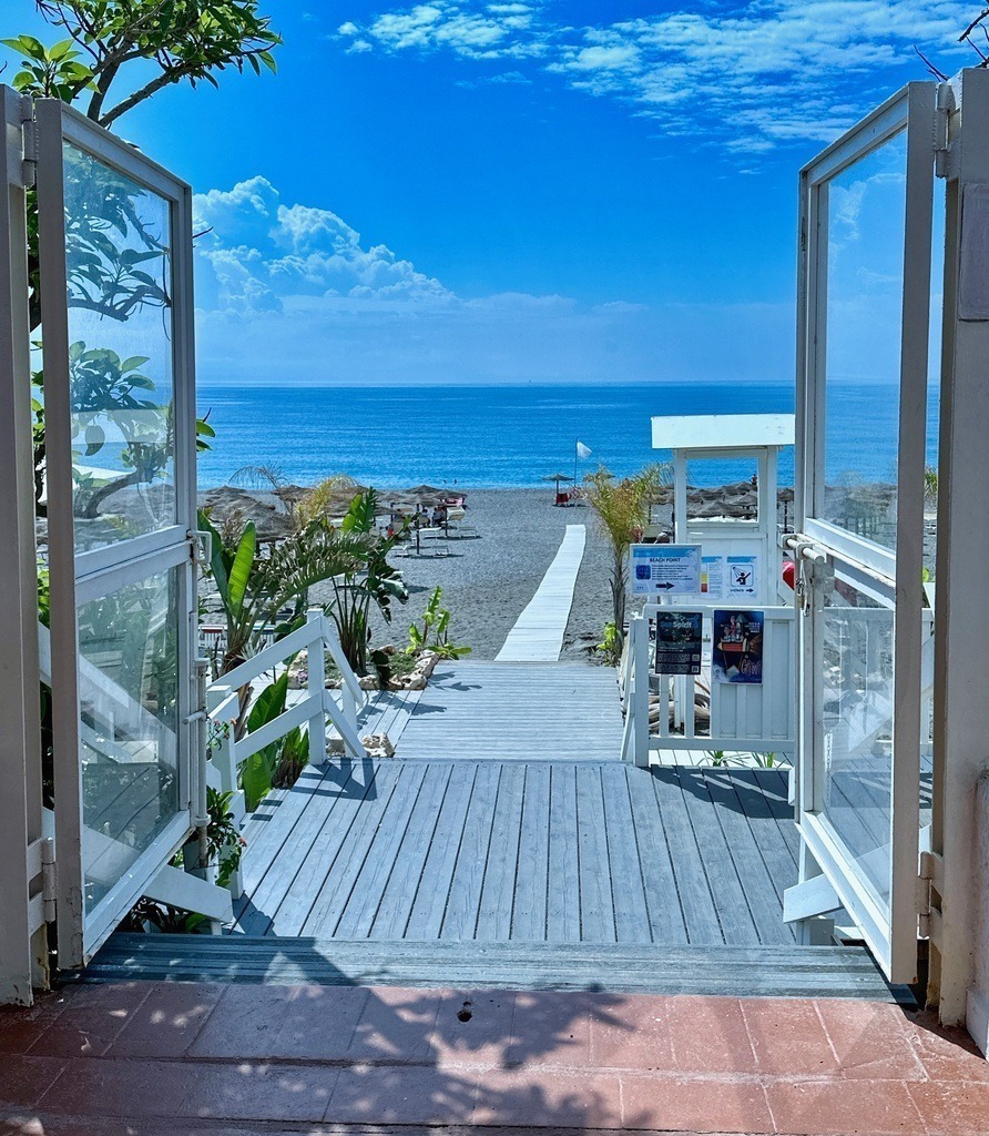 Giardini Naxos, Sizilien | Zugang zum Strand  - Realisiert mit Pictrs.com