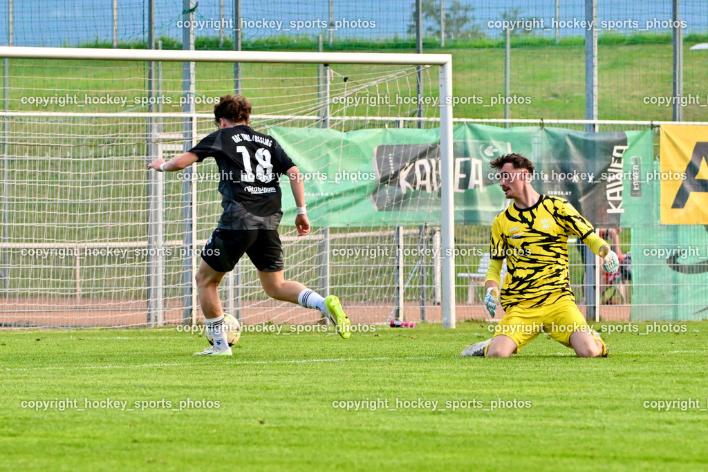 SC Landskron vs. Thal Assling  | #18 Oliver Gomig Thal Assling, #22 Alexander Jürgen Pöschl SC Landskron, SC Landskron vs. Thal Assling , SC Landskron vs. Thal Assling  am 09.08.2024 in Villach (Sportanlage Landskron), Austria, (Photo by Bernd Stefan)