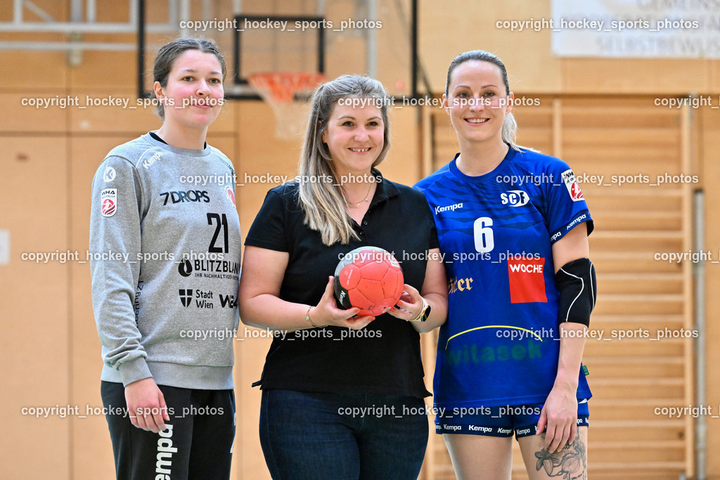 SC Ferlach vs. WAT Atzgersdorf | #21 IVKIC Nicole WAT Atzgersdorf, Vizebürgermeisterin Ferlach Monika Klengl, , #6 KAVALAR Anna-Maria SC Ferlach Damen, SC Ferlach vs. WAT Atzgersdorf, SC Ferlach vs. WAT Atzgersdorf am 12.05.2024 in Ferlach (Ballspielhalle Ferlach), Austria, (Photo by Bernd Stefan)