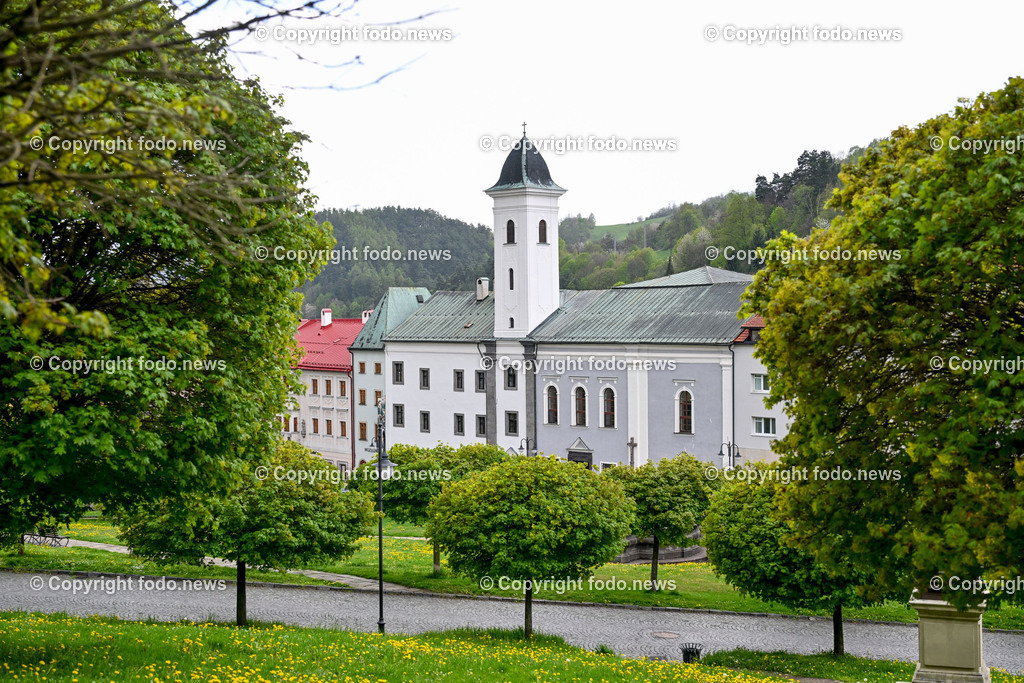 Slowakei_ Banskobystricky kraj_ Kremnica_ 23.04.2025-57 | 23.04.2025, Slowakei, SVK, Banskobystrický kraj, Kremnica, im Bild Kremnica ist eine Stadt und ehemalige Bergstadt in der Mittelslowakei, Stadtansichten, Themenbilder, Sehenswuerdigkeiten, Historische Gebauede, Franziskanerkloster