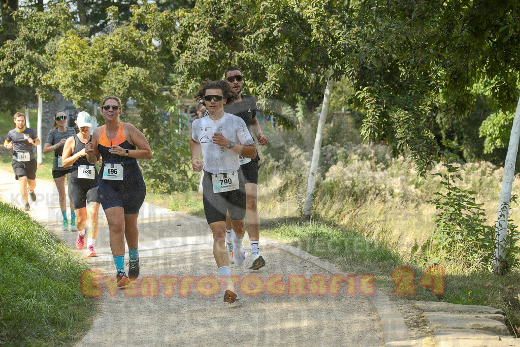 250824_1449_EX1_7728 | Sportfotografie im Rhein-Sieg Kreis, Köln, Bonn, NRW, Rheinland Pfalz, Hessen, etc. Unser Tätigkeitsfeld umfasst den Laufsport vom Volkslauf über den Marathon, Duathlon, Triathon bis zum Ultralauf wie Kölnpfad Ultra oder Schindertrail.