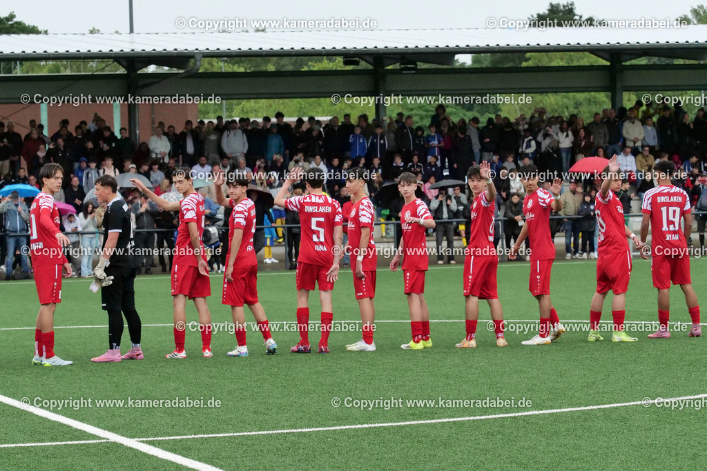 Fußball : C-Junioren : Aufstieg Regionalliga West : SUS 09 Dinslaken - Vfb 03 Hilden am 04.06.2026 in Dinslaken | Fußball : C-Junioren : Aufstieg Regionalliga West : SUS 09 Dinslaken (rotr Trikots)- Vfb 03 Hilden (weiße Trikots) am 04.06.2026 in Dinslaken - Realisiert mit Pictrs.com