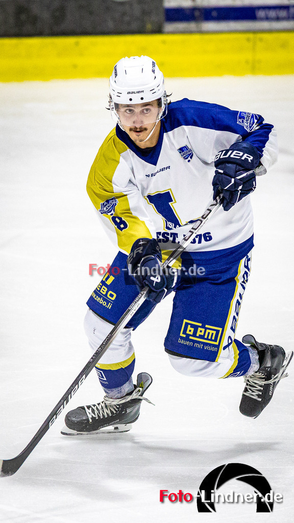 Testspiel EC Peiting vs EV Lindau Islanders | Eishockey Oberliga Süd Vorbereitung 2023/2024, Testspiel EC Peiting vs EV Lindau Islanders
Marc HOFMANN (Islanders 8) in Aktion,
2023-09-15 in Peiting (Eisstadion)
8 Marc HOFMANN (Islanders 8)
Copyright: FotoLindner