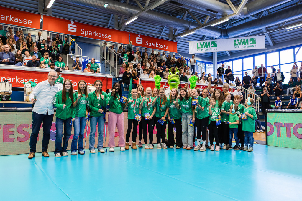 Volleyball, 1. Bundesliga Frauen, Hauptrunde, 1. Spieltag, Saison 2025/2026: USC Münster - SSC Palmberg Schwerin | 1. Bundesliga Frauen, Hauptrunde, 1. Spieltag, Saison 2025/2026, USC Münster empfängt SSC Palmberg Schwerin in der Sporthalle Berg Fidel in Münster. Foto: sportfotografie.ms | Markus Paletta - Realisiert mit Pictrs.com