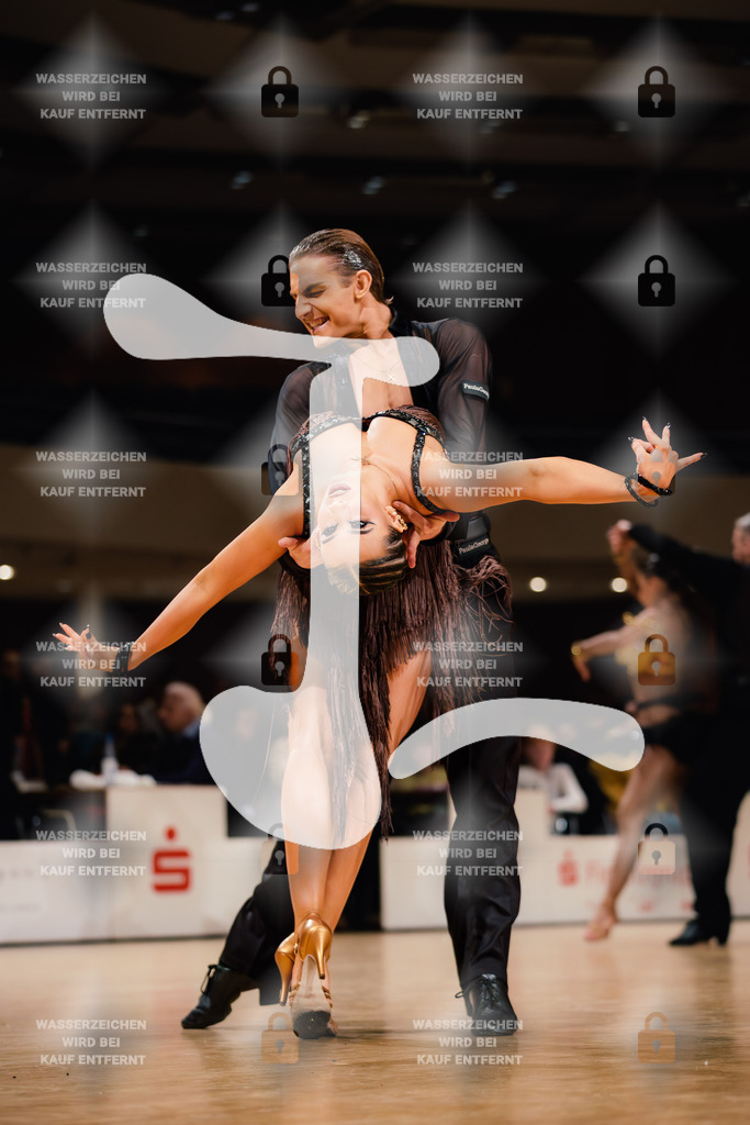 Goldstadtpokal 2025 - WDSF World Open Latin 7th (14) Axel Sampino _ Anna Zgonnikova (France)-2025-01-25-5937 | Webshop for digital downloads and prints of dance sport, event & show photographer Julian Link - Realisiert mit Pictrs.com