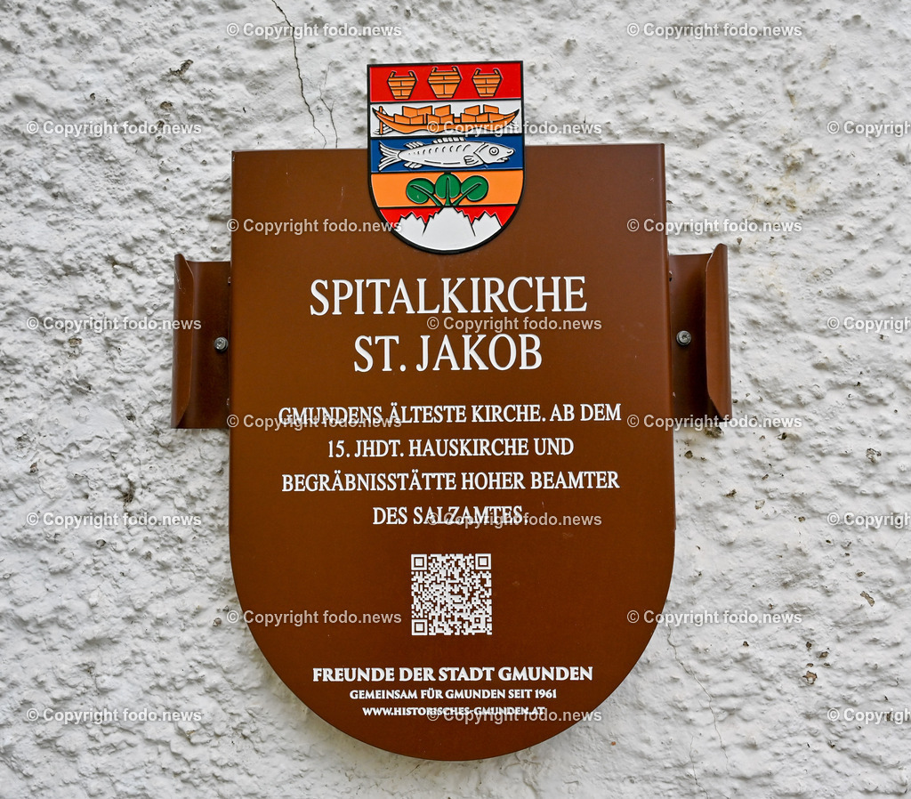 Gmunden_ 13.01.2023-13 | 13.01.2023, Gmunden, AUT, Gmunden, im Bild Buergerspitalskirche St. Jakob, Kirche, Uhr, Uhrturm, Kirchturm, Zeiger, Tafel