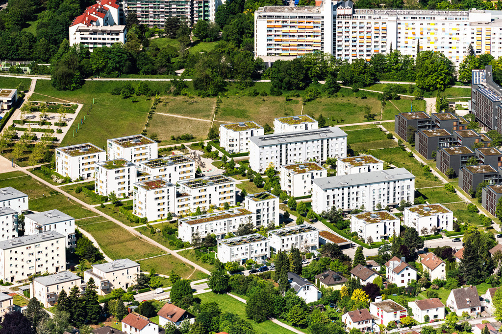 dr__0027617.jpg | MüNCHEN 24.05.2019 Hochhaus- Gebäude im Wohngebiet an der Schröfelhofstr in München im Bundesland Bayern, Deutschland. // High-rise building in the residential area on Schroefelhofstr in Munich in the state Bavaria, Germany. Foto: Daniel Reiter