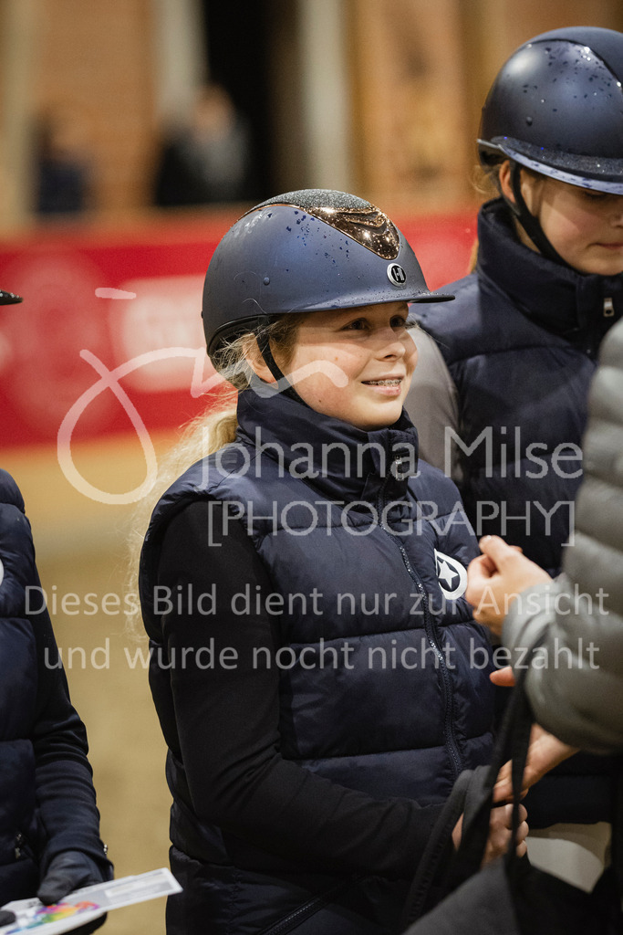 231118_PonyTrophy-348 | Deine schönsten Turniermomente als professionelle Fotos! Entdecke hochwertige Pferdesport-Fotografie im Online-Shop. Jetzt Fotos finden & bestellen!