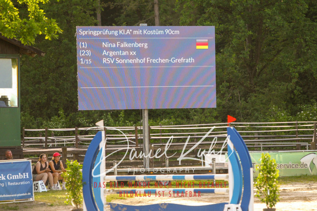 DKP45136 | Turnierfotos kaufen im Webshop von Daniel Kuhl Photography – entdecke professionelle Reitsportfotos aus Turnieren & Events. Hochwertige Turnierbilder online bestellen & sichern. Jetzt Fotos von Reitsportturnieren kaufen!
