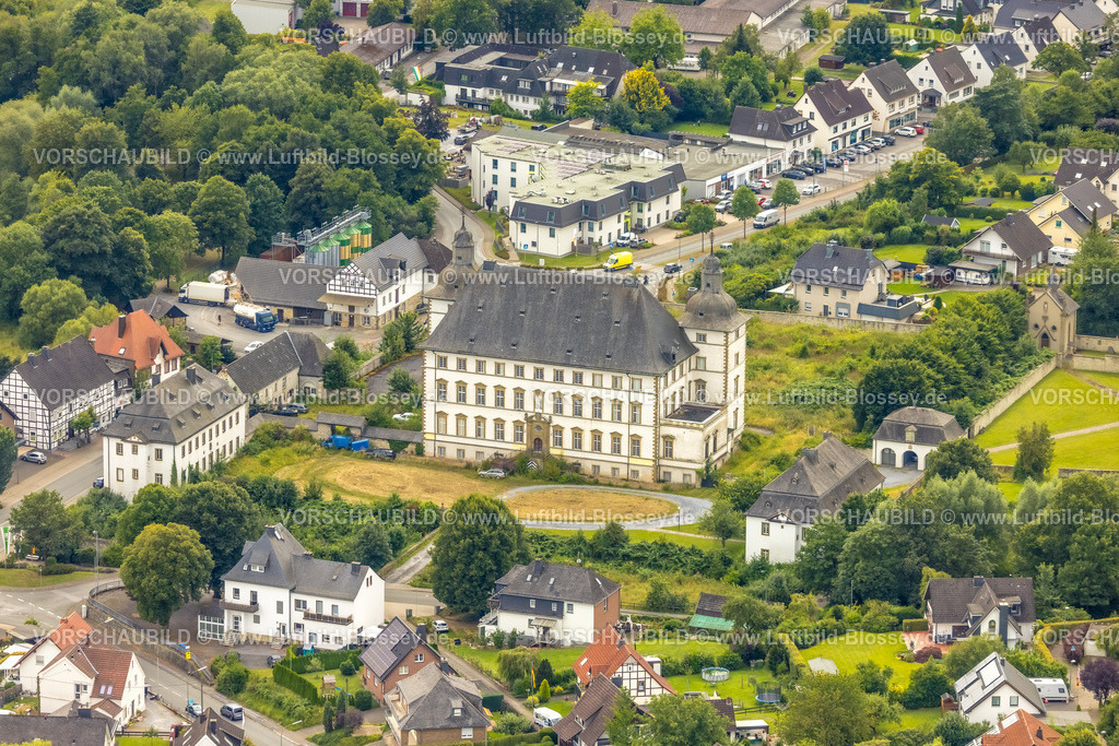 Warstein240713786Sichtigvor | Luftbild, ehemalige Deutschordenskommende Mülheim Schloss, Sichtigvor, Warstein, Sauerland, Nordrhein-Westfalen, Deutschland