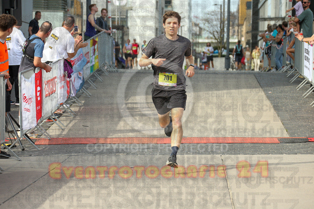 250920_1511_EX1_8512 | Sportfotografie im Rhein-Sieg Kreis, Köln, Bonn, NRW, Rheinland Pfalz, Hessen, etc. Unser Tätigkeitsfeld umfasst den Laufsport vom Volkslauf über den Marathon, Duathlon, Triathon bis zum Ultralauf wie Kölnpfad Ultra oder Schindertrail.