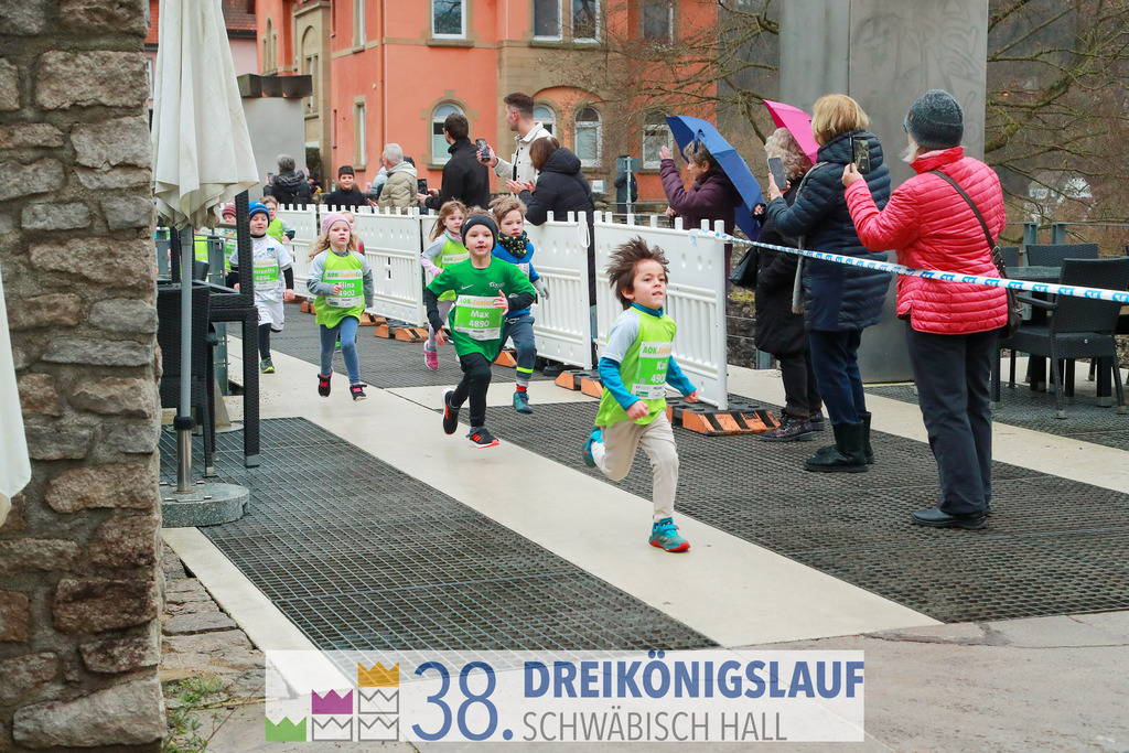 400m AOK Junior Cup | 3 Koenigslauf 2024 400m AOK Junior Cup - Realisiert mit Pictrs.com
