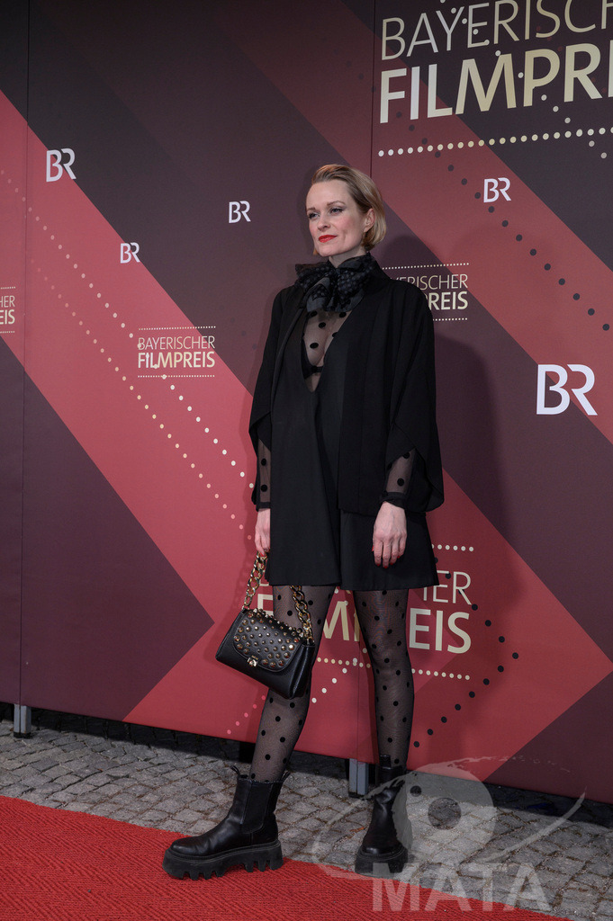 _DWI4977 |  Sina Wilke bei der Verleihung des 47. Bayerischen Filmpreises 2026  im Prinzregententheater. München, Deutschland. Der Bayerische Filmpreis wird seit 1979 von der Bayerischen Staatsregierung verliehen, um die Bedeutung des Kinofilms als Kulturgut herauszustellen - Realisiert mit Pictrs.com