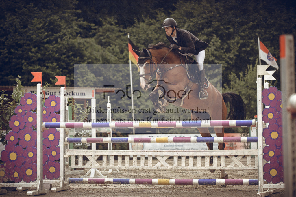 20240530-DOS_2741 | Entdecke hochwertige Reitturnierfotos von Foto Oger. Professionell, emotional und authentisch – jetzt Lieblingsmomente im Shop bestellen.Deutschlandweite Turnierfotografie. - Realisiert mit Pictrs.com